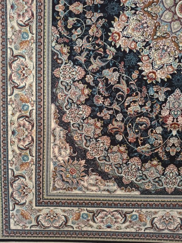 خرید فرش ماشینی 700 شانه برجسته طرح میخک سرمه ای فرش پر نقش و نگار فروشگاه آنلاین فرش ماشینی | فرش کاشان