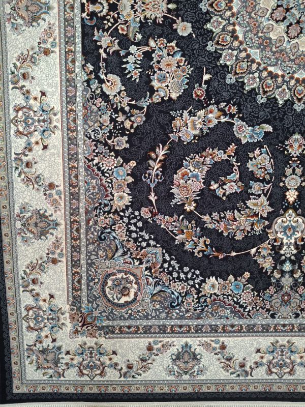 خرید فرش ماشینی 700 شانه برجسته طرح مینا رنگ سرمه ای فرش پر نقش و نگار فروشگاه آنلاین فرش ماشینی | فرش کاشان